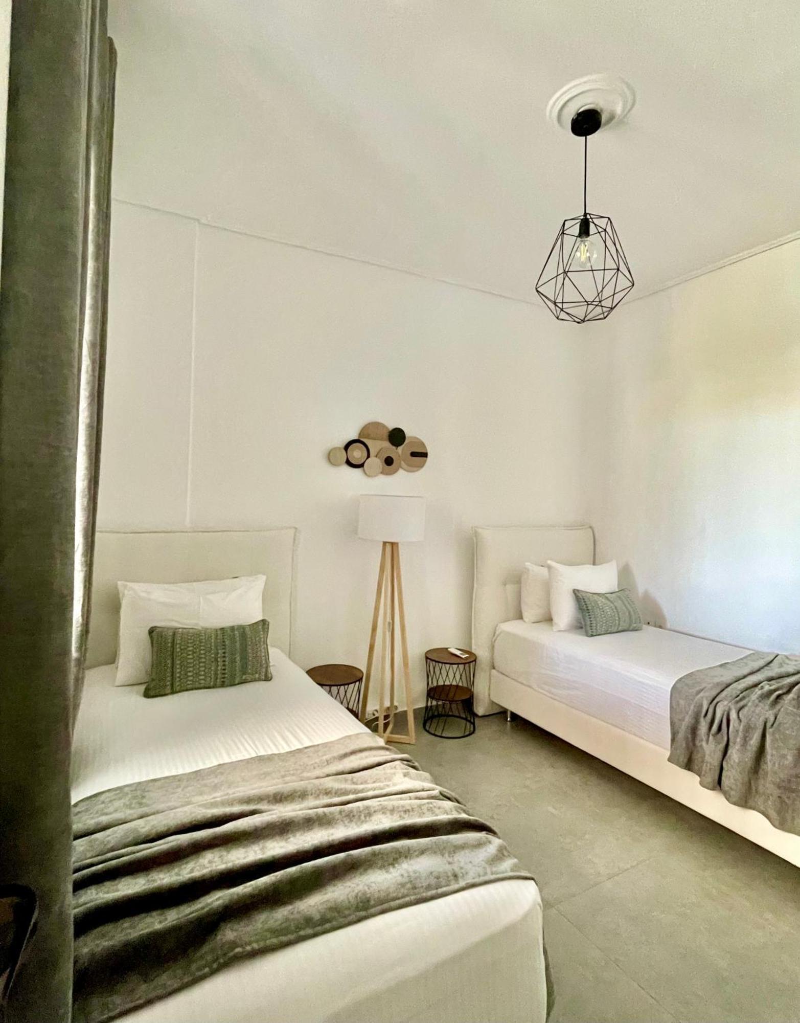 Emanouela'S Apartement In The Center Of Adamas Bagian luar foto